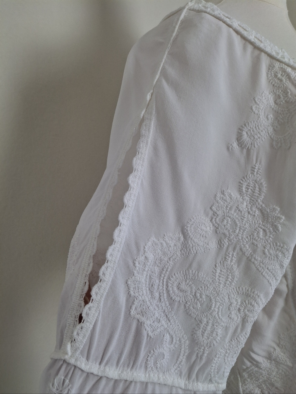 Democracy Boho White Embroidered Lace Bell Sleeve Top - Picture 8 of 12